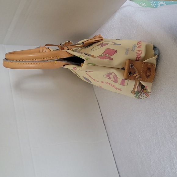 Dooney & Bourke vintage beach design coated canvas handbag - Picture 4 of 16